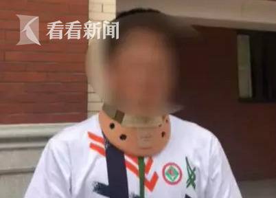 孩子军训被教官勒住脖子猛捶 负责人:临时工干的