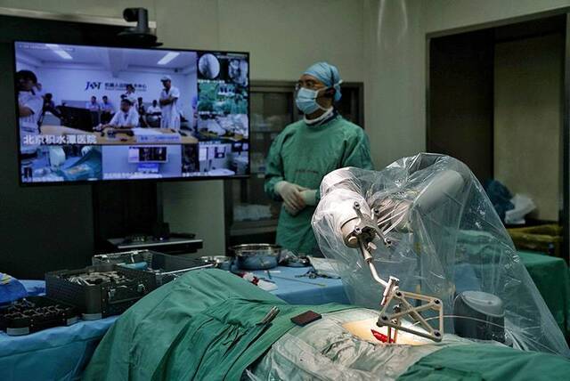 京津医院联手成功实施骨科机器人5G远程手术