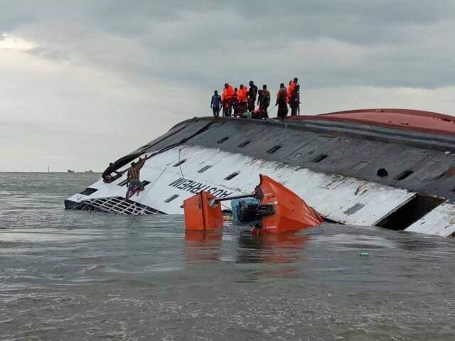 喀麦隆发生沉船事故 已造成3人死亡