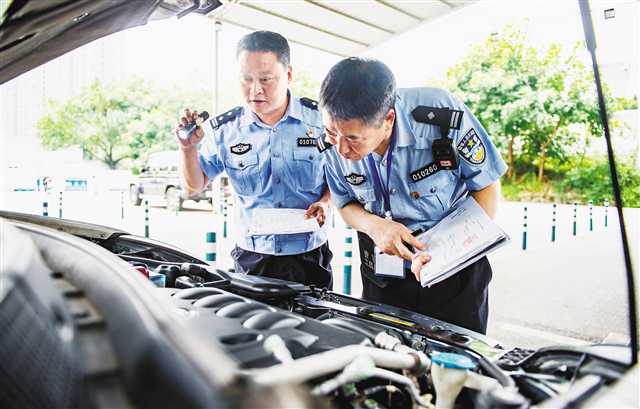 从警26年 为民为企不改初心