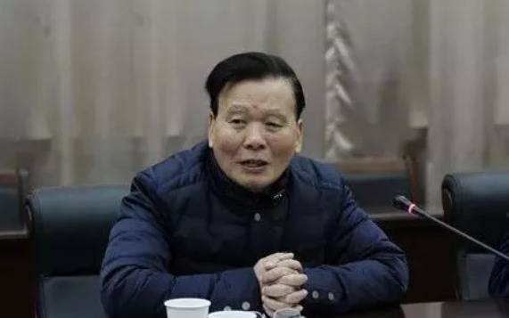 陈定模，1984年任龙港镇委书记