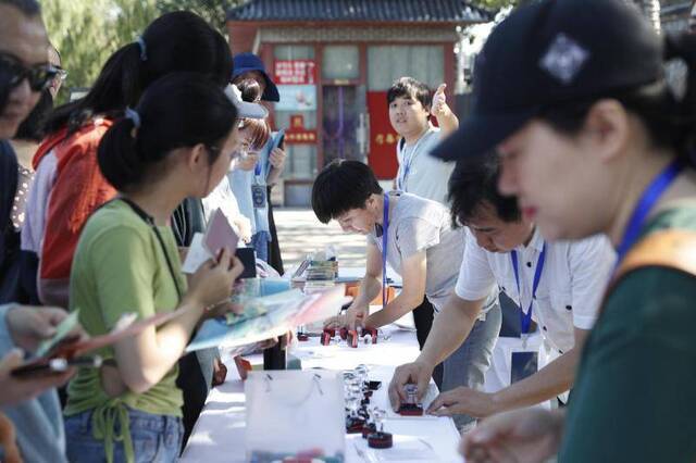 颐和园首发古风游园护照 线下“打卡”线上互动