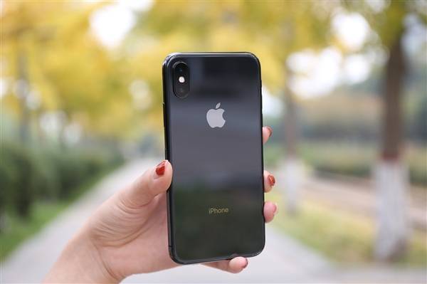 iPhone被曝14个安全漏洞 已存在两年