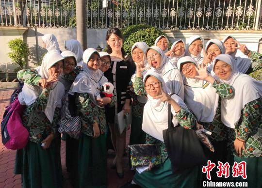 印尼学生走进中国总领馆感知中印尼关系