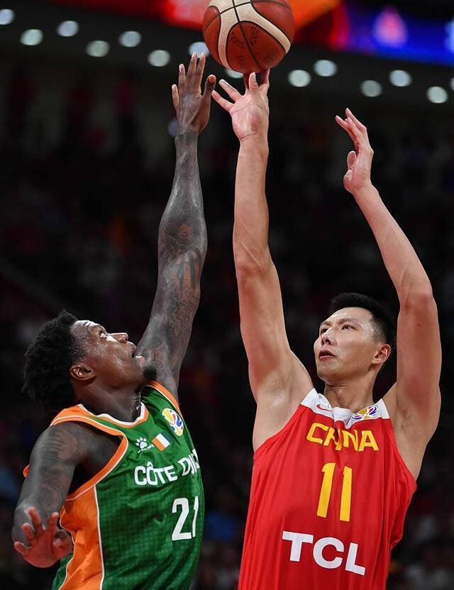男篮世界杯中国队取得开门红组图