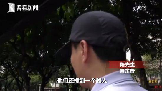 情侣把车篮当制造浪漫道具 共享单车上这么