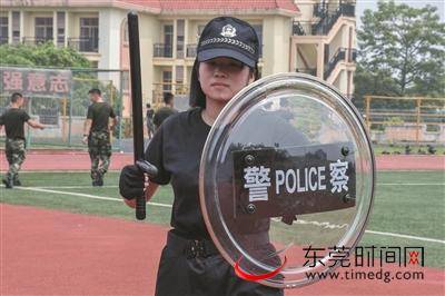 东莞5名“警二代”接棒父辈上警校