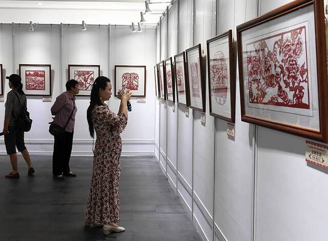 妙剪生花颂中华平谷举办民间剪纸艺术展