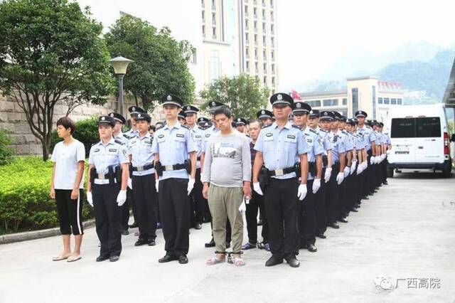 扫黑除恶  堵路阻工、逼签协议……南丹这30人的恶势力犯罪集团“团灭”