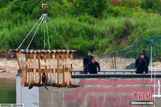 俄“鲸鱼监狱”内75头鲸鱼将于冬季前全部放生