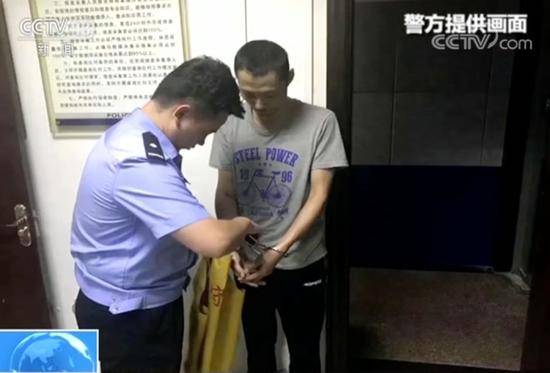 逃亡期间不忘蹭邻居家网 警方