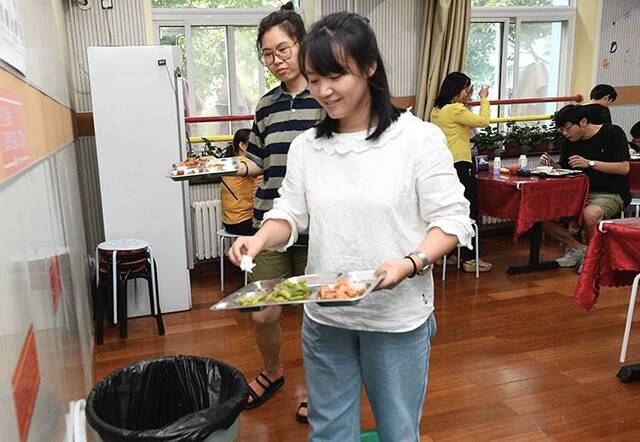 朝阳近万家单位餐厨垃圾全部实现规范收运日产日清