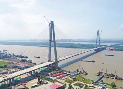 武汉青山长江大桥主体工程完工