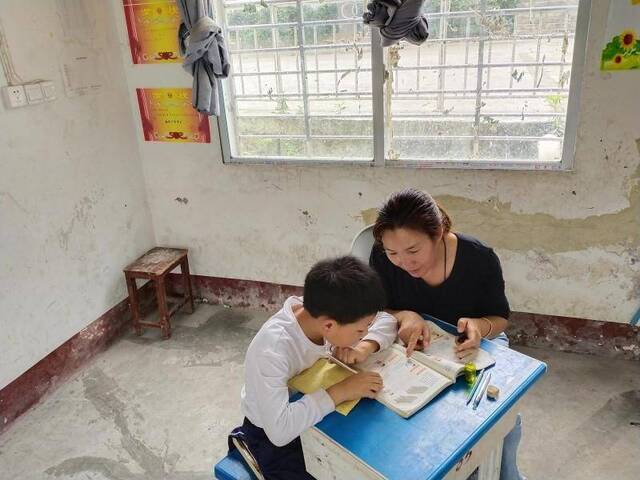 姜怀英：上山挑水的老师学生最怀念她煮的那碗热汤面