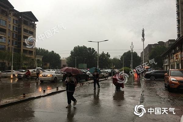 气温北凉南热分两季 四川盆地强降雨“天天见”