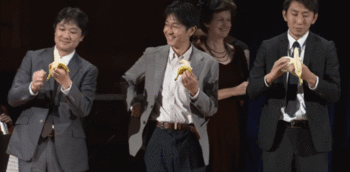 日本教授获“搞笑诺贝尔奖” 更搞笑的是领奖现场