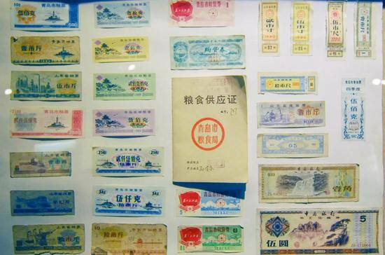 六、七十年代人们使用的粮票和购物券，图片来源@VCG