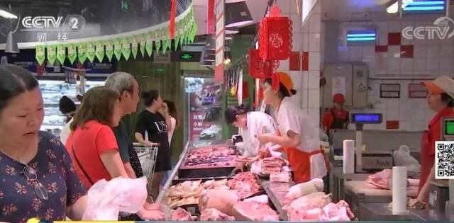 杭州多家超市开售政府储备猪肉 价格比市场低三成