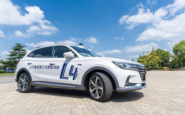 2019世界智能网联汽车大会上，上汽集团的智能驾驶汽车。图/视觉中国