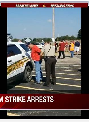 通用罢工员工在田纳西被捕画面。来源：WSMV