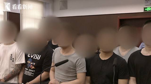 烤肉只点一串 烧烤店刚开业来25人霸座