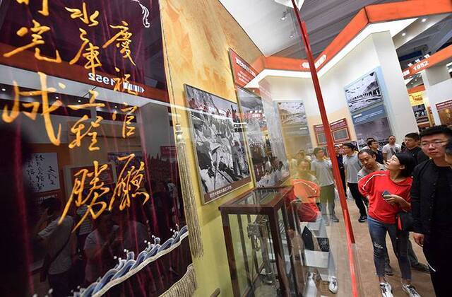 150个“新中国第一”展现新中国70年巨变组图