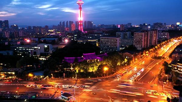 夜太美！南京夜景亮化惹人醉 璀璨绚丽迎国庆