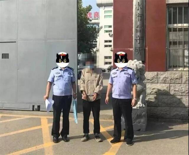 男子借酒欲吃“霸王餐” 民警一查竟是个“网逃”