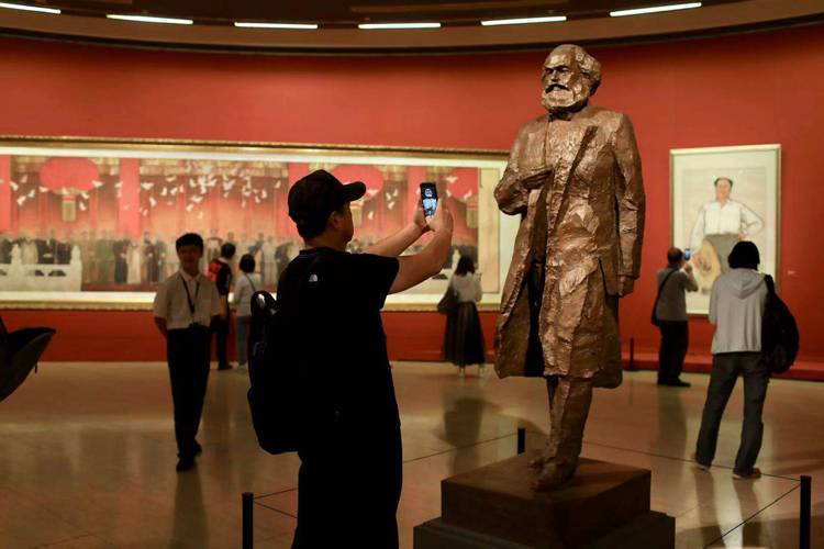 中国美术馆举办史上最大规模展览迎国庆 组图