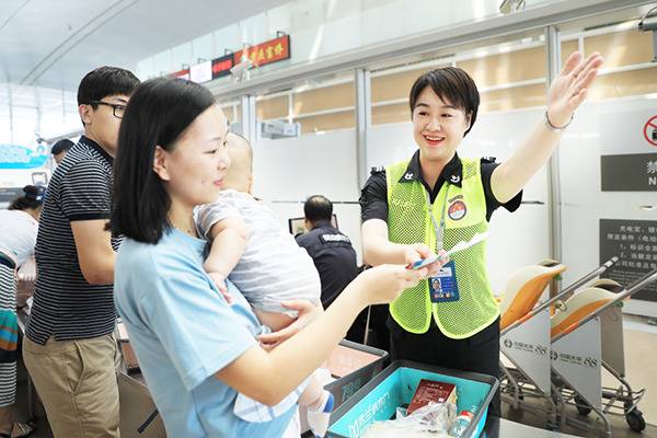 南京禄口国际机场保障旅客东南西北“顺畅飞”