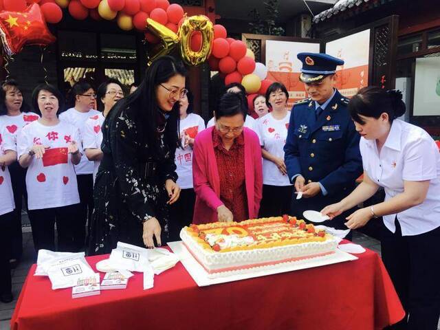 生日趴、影像记忆、民乐演奏……看京味四合院里的小热闹