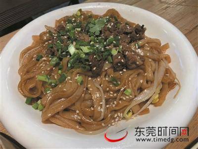 记者探店东城一家价格亲民的粤菜馆 “吹过空调”的乳鸽更美味