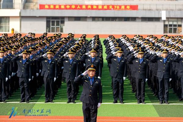 展风采树形象！ 南京城管举行队列会操比赛