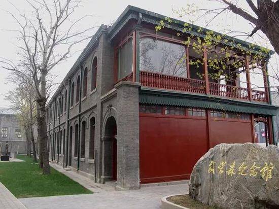 中国最早的公立中学唱响《我和我的祖国》