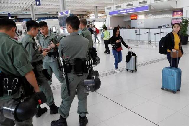 香港开始严查台湾游客行李 果然查出来问题了