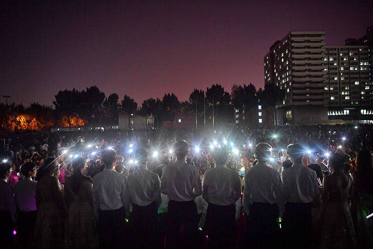 中国农业大学上演国庆“灯光秀”