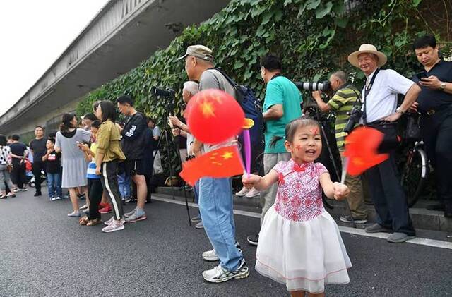 万众瞩目国庆盛典 京城处处有欢歌