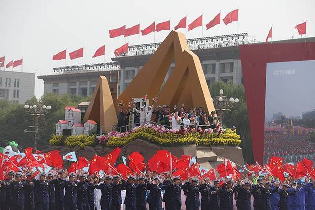 国庆大典  国庆主题彩车完整版图示