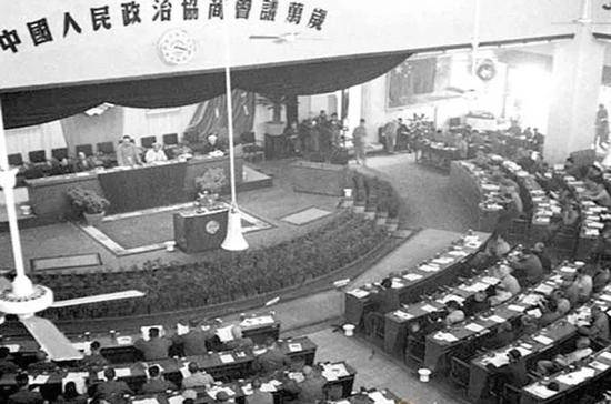 70年前我们的国歌国旗国徽纪年国号是怎么产生的？