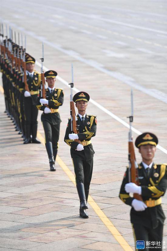 庆祝中华人民共和国成立70周年大会在京隆重举行(组图)