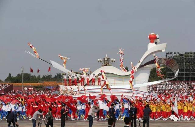 百图直击国庆日 大阅兵国庆联欢的难忘瞬间