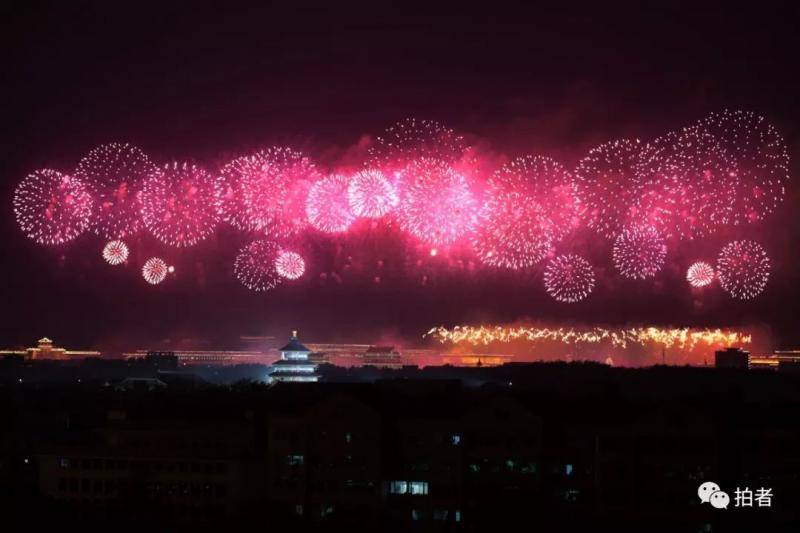 百图直击国庆日 大阅兵国庆联欢的难忘瞬间