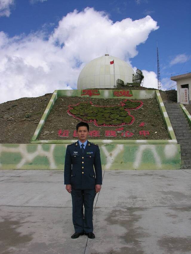 国庆记忆 这个与在押人员一起看阅兵的上海民警，为何对西藏彩车情有独钟？