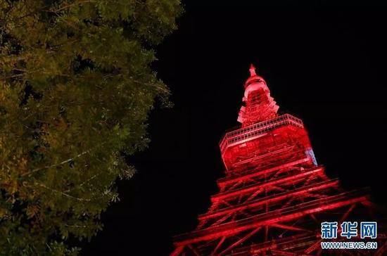 ▲资料图片：2月4日晚，日本东京的地标性建筑东京塔首次为庆祝中国春节点亮“中国红”灯光装饰。（新华社记者杜潇逸摄）