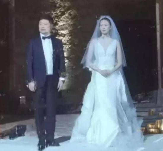 易凯资本王冉与女星童瑶意大利秘密完婚