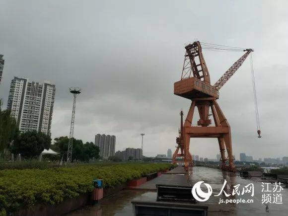 江阴船厂被改造为滨江公园。吕骞摄