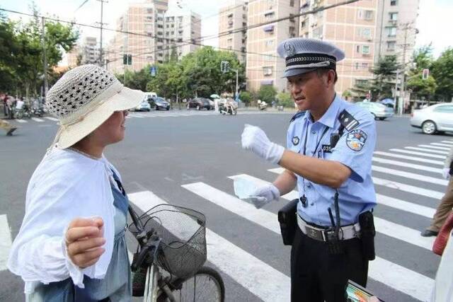 国庆记忆 国庆孩子走失只能“干等着”？曾让民警束手无策的事如今变得轻而易举