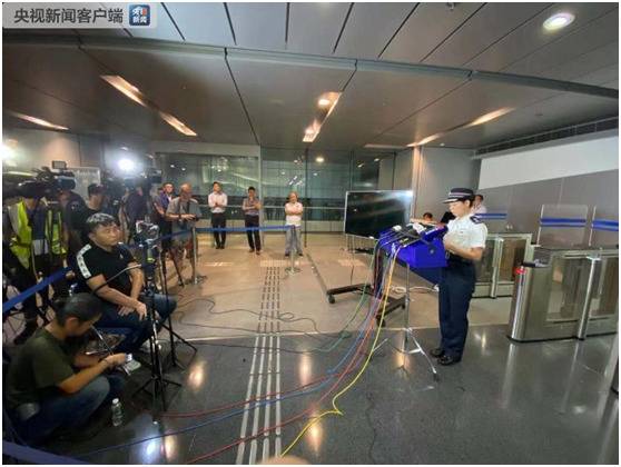 地铁和港铁巴士全线停运 今天半个香港几乎停摆