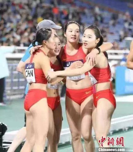 资料图：图为中国女子4×100米接力队在2019国际田联世界接力赛比赛中。