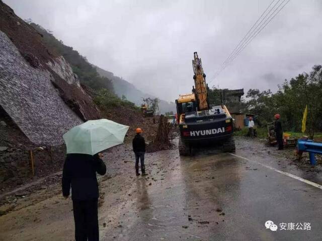 陕西岚皋发生山体塌方，无人员伤亡，附近居民已撤离